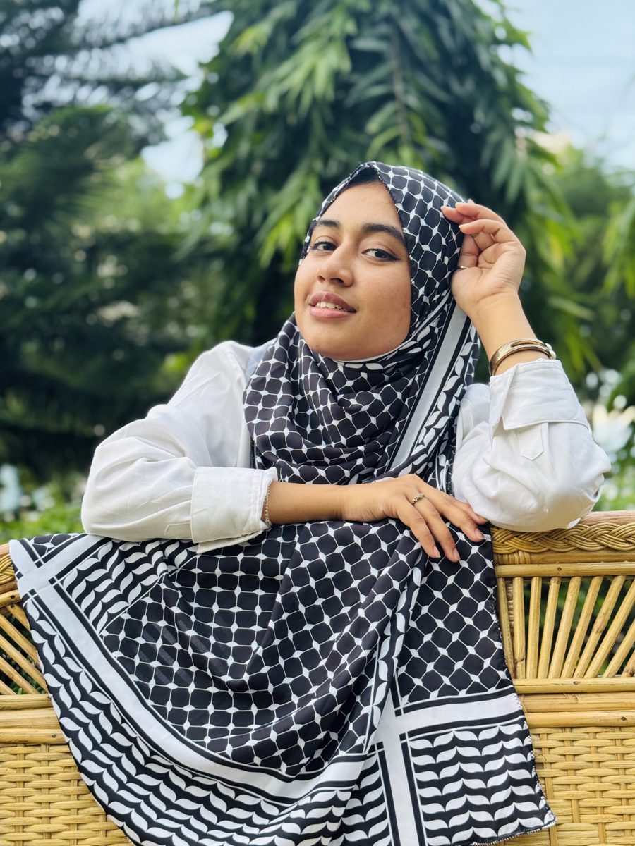 K HIJAB 12 Black & White, Hijab, Keffiyeh, Coverage